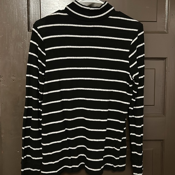 Lucky Brand sweater; small 🍀 - Picture 3 of 4